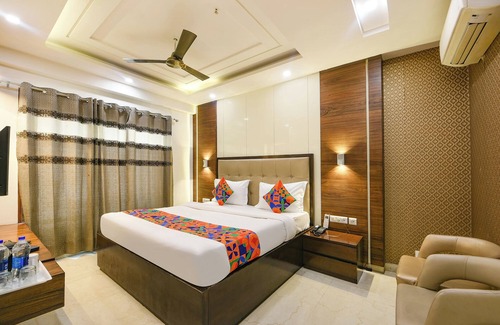 Lajpat Nagar Hotel | Fabhotel Just Inn