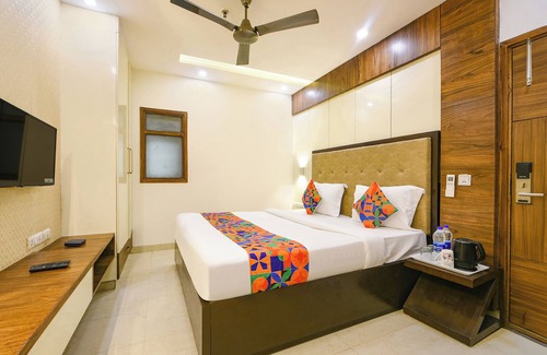 Lajpat Nagar Hotel | Fabhotel Just Inn