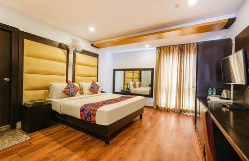 Bengaluru Hotel | FabHotel JVH