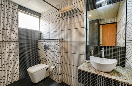 Bengaluru Hotel | FabHotel JVH