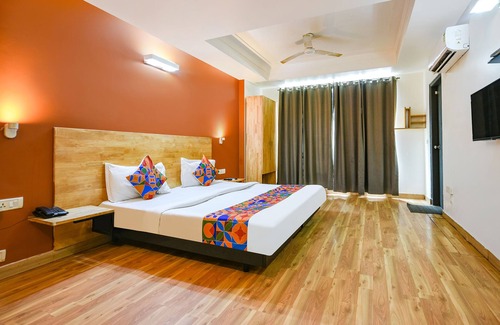 New Friends Colony Hotel | FabHotel The Centrum