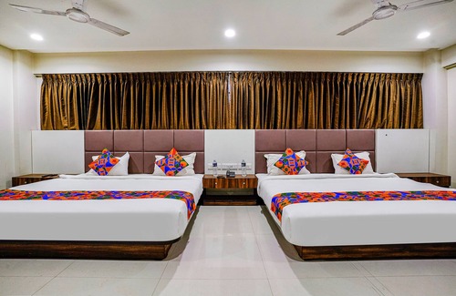 Surat Hotel | Fabhotel La Victoria
