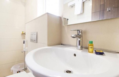 Somajiguda Hotel | FabHotel Limestone Suites