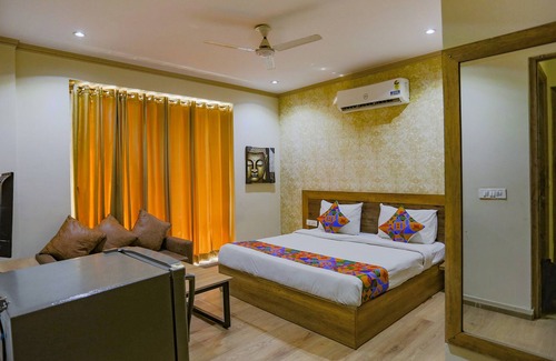 Sector 51 Hotel | Fabhotel Limewood Stay