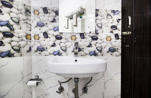 New Delhi Hotel | Fabhotel Marritt Grand
