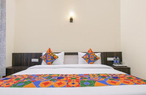 Mohali Hotel | FabHotel Moon Trip