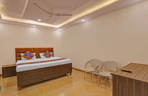 Ghaziabad Hotel | Fabhotel Moonlight & Banquets