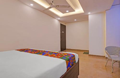 Ghaziabad Hotel | FabHotel Moonlight & Banquets