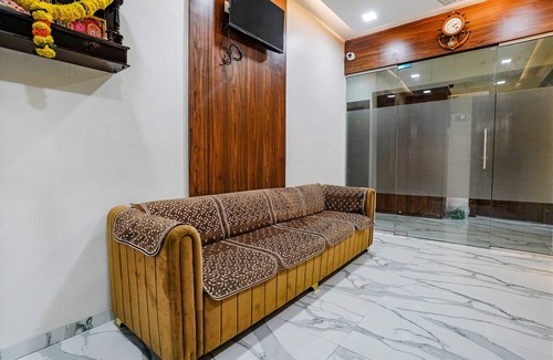 Vashi Hotel | Fabhotel New 7 Star