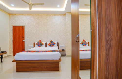 Krishnarajapura Hotel | FabHotel Partha Residency