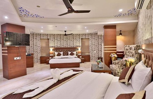 Gayariawas Hotel | Fabhotel Prime Candle Wood