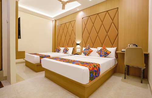 Kurla West Hotel | FabHotel Prime Palm Grove