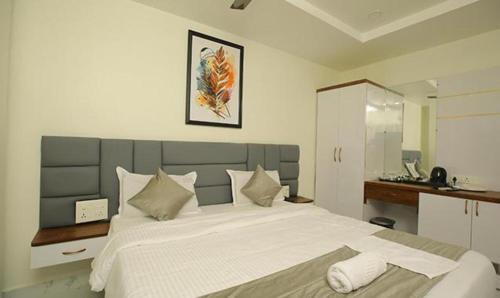 Khammam Hotel | FabHotel Radha Rani Residency