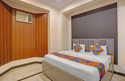 Kaushambi Hotel | Fabhotel Rn Residency