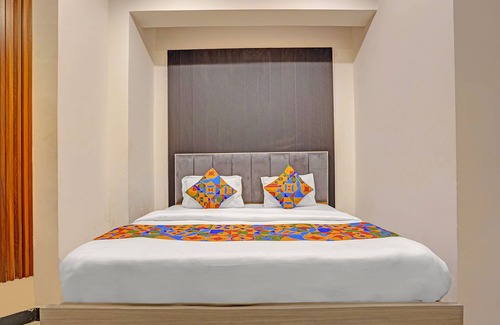 Kaushambi Hotel | Fabhotel Rn Residency
