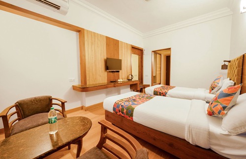 Vijaya Nagar Hotel | Fabhotel Royale Basant Residency