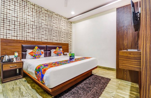 Kanpur Hotel | FabHotel Sain Dass