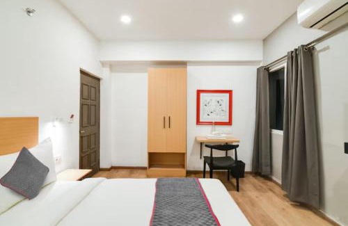 Ballygunge Hotel | FabHotel Sayeeda International - 600m from Park Circus 7 Point