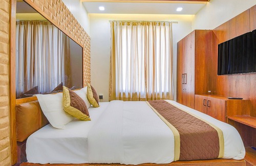 Central Area Hotel | Fabhotel Shree Ji