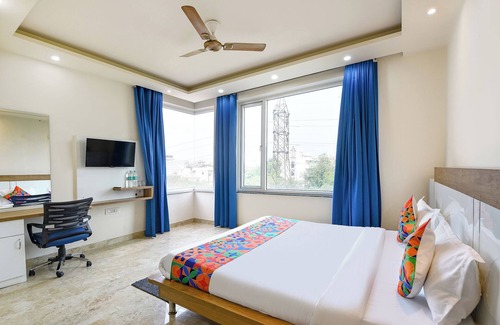 Sector 39 Hotel | Fabhotel Skylight Inn