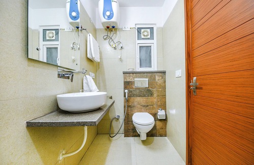 Dwarka Hotel | Fabhotel Sparkling
