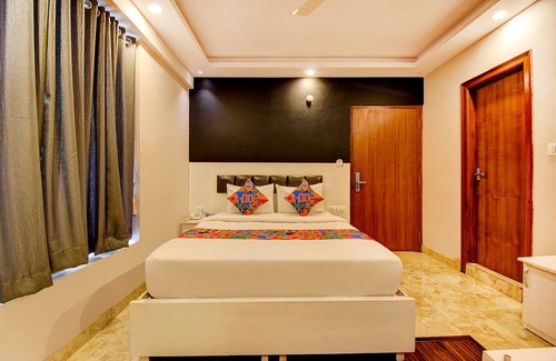 Jayanagar Hotel | Fabhotel Srk Platinum Inn