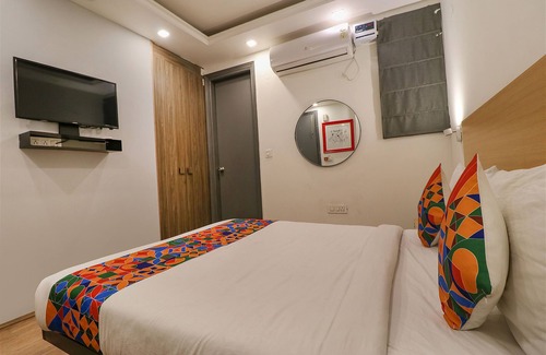 New Delhi Hotel | Fabhotel The Chaitanyas
