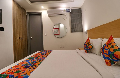 New Delhi Hotel | Fabhotel The Chaitanyas
