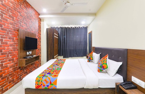 Danapur Hotel | Fabhotel The Kumar Inn