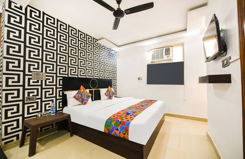 South West Hotel | Fabhotel The Royal Residency