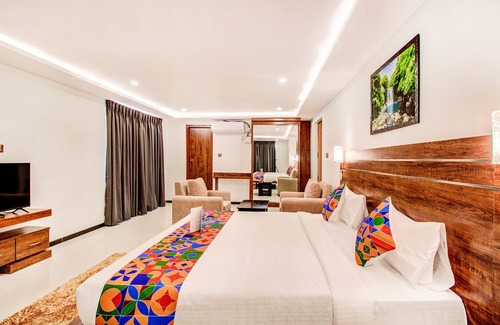 BTM Layout Hotel | Fabhotel The Royal Suites