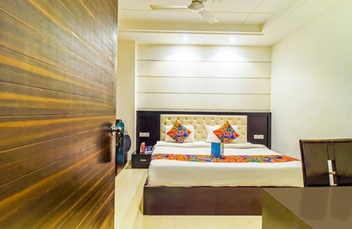 Mahipalpur Hotel | FabHotel Transit Delhi Airport