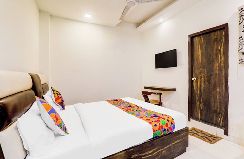 Gomti Nagar Hotel | Fabhotel Travellers