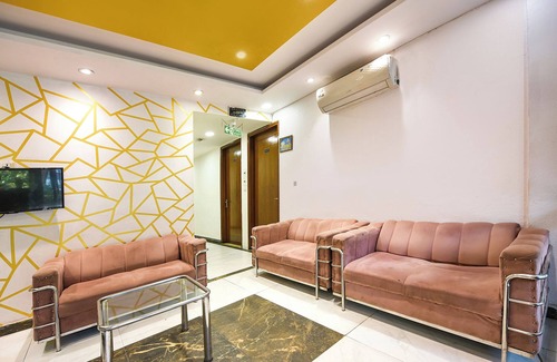 Delhi Hotel | FabHotel Under Bridge