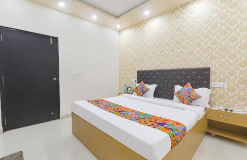 Sarnath Hotel | FabHotel US Inn
