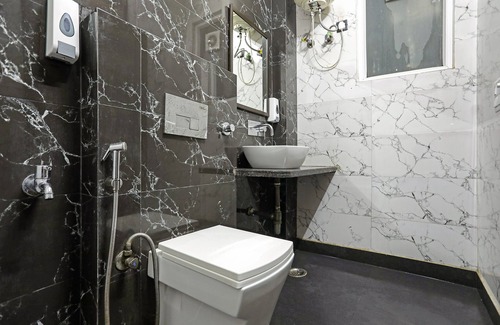 Dwarka Hotel | Fabhotel White House Bnb