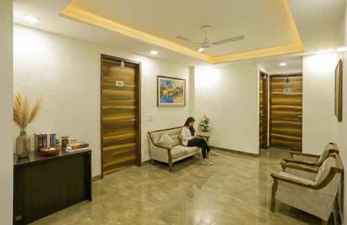 Dwarka Hotel | FabHotel White House BNB - Nr Yashobhoomi Convention Centre