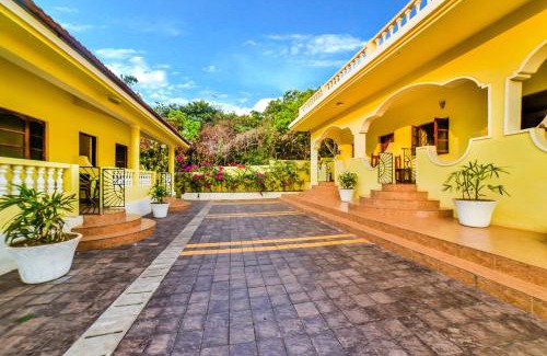Chapora Hotel | FabHotel Yoyo Cottage With Pool - Nr Chapora Fort