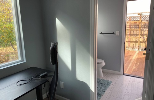 Roosevelt Casa | Fabulous 1b1b with AC in Redwood City