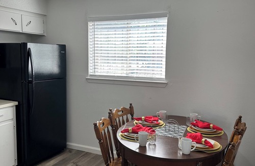 Killeen Apartamento | Fabulous 2-bedroom and 1-bathroom apartment with AC in charming Killeen