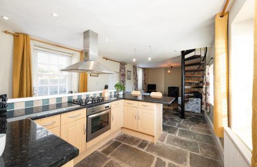 Bristol Casa | Fabulous 2 bedroom cottage in fantastic Clifton - Simply Check In