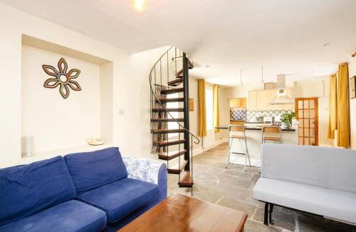 Bristol Casa | Fabulous 2 bedroom cottage in fantastic Clifton - Simply Check In