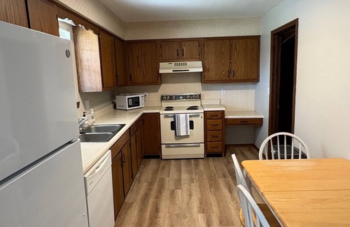 Manhattan Casa | Fabulous 2-bedroom house in Manhattan. Walkable to KSU.