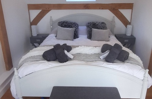 Preston Casa | Fabulous 2 bedroomed oak barn perfect for a country get-away.