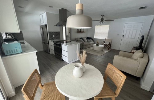 Apopka Casa | Fabulous 2-BR home with pool