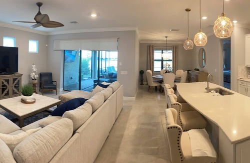 Biggar Casa | Fabulous 3-bedroom house with private pool and endless amenities in Estero