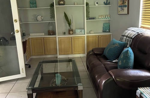 Westchester Casa | Fabulous 3-bedroom house with AC in Miami, located close to Coral Gables.