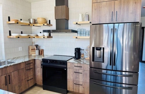 Roslyn Casa | Fabulous 3-bedroom house with AC in Roslyn