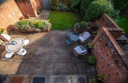 Marlow Casa | FABULOUS 4 BED TOWN-HOUSE IN CENTRAL MARLOW CLOSE TO RESTAURANTS, PARK & RIVER