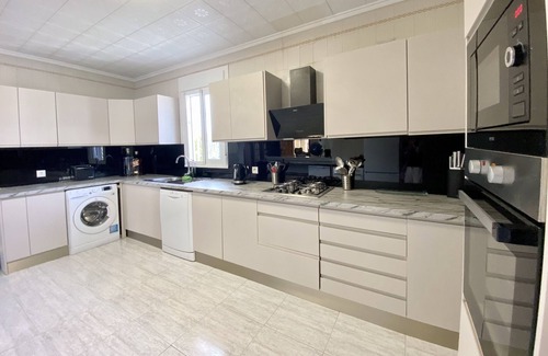 San Luis Villa | Fabulosa villa familiar de 4 dormitorios y 3 baños con piscina privada